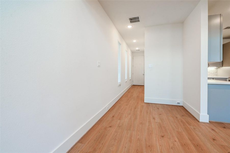 Spacious, unfurnished interior of a new home in , Houston (Image 20).