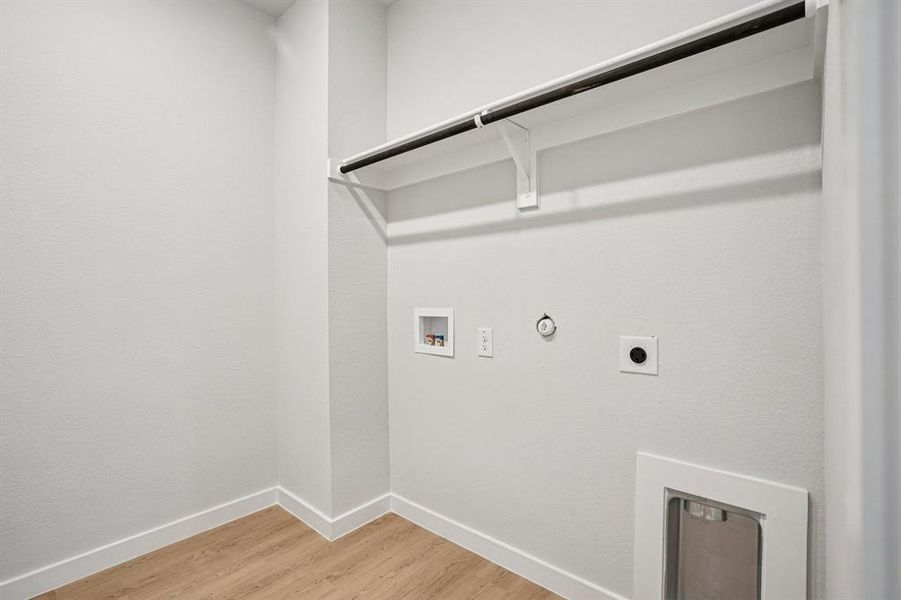 Spacious, unfurnished interior of a new home in Lone Oak, Alvarado (Image 32). Spacious, unfurnished interior of a new home in Lone Oak, Alvarado (Image 32).