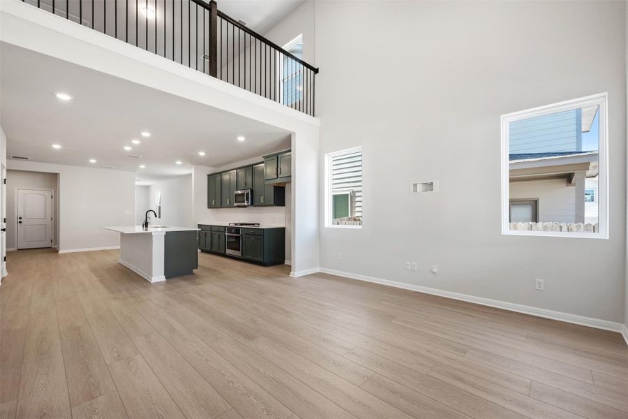 Representative images and renderings are for illustrative purposes. Actual structural options and design finishes of home may vary.