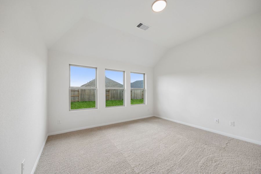Spacious, unfurnished interior of a new home in Riviera Pines, Huffman (Image 24).