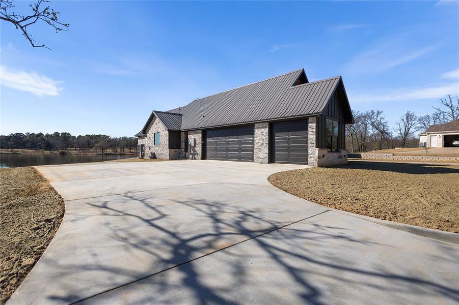 Image 37 of a home in .