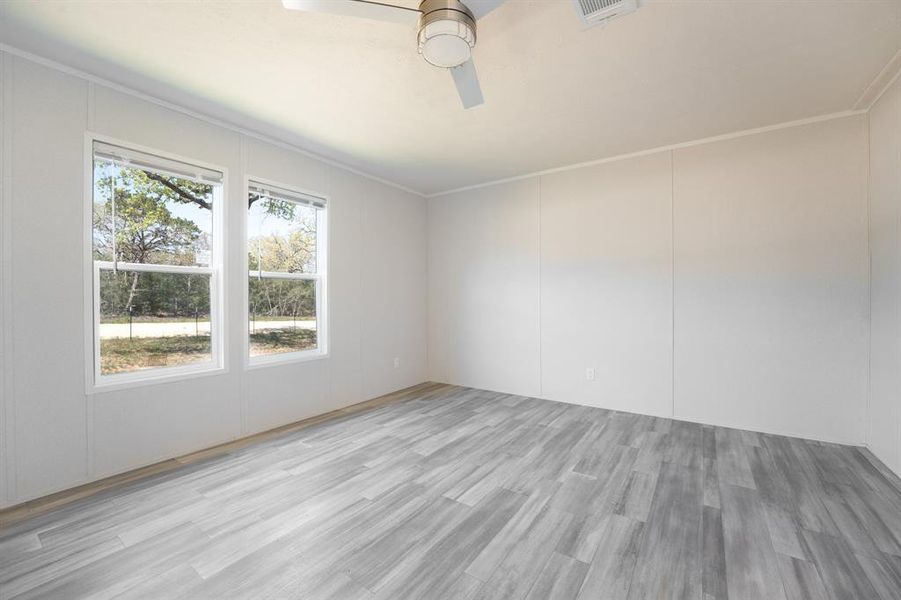 Spacious, unfurnished interior of a new home in , Bastrop (Image 14).