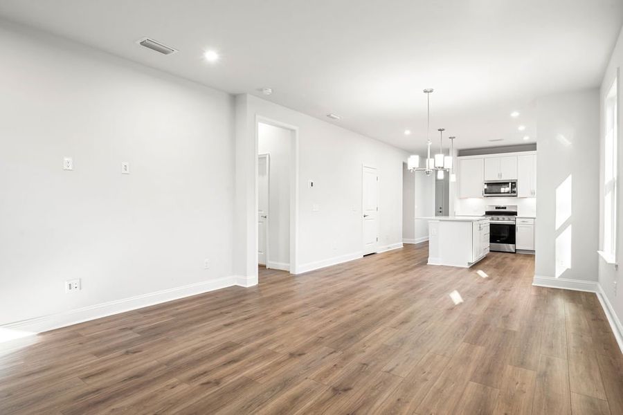 Spacious, unfurnished interior of a new home in Sun City Hilton Head, Bluffton (Image 13).