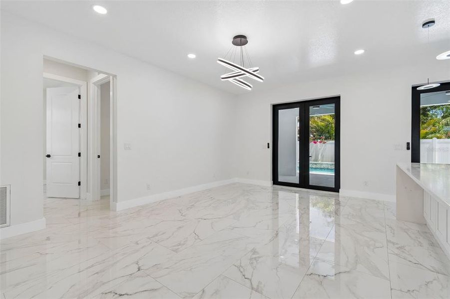 Spacious, unfurnished interior of a new home in , Tampa (Image 28).