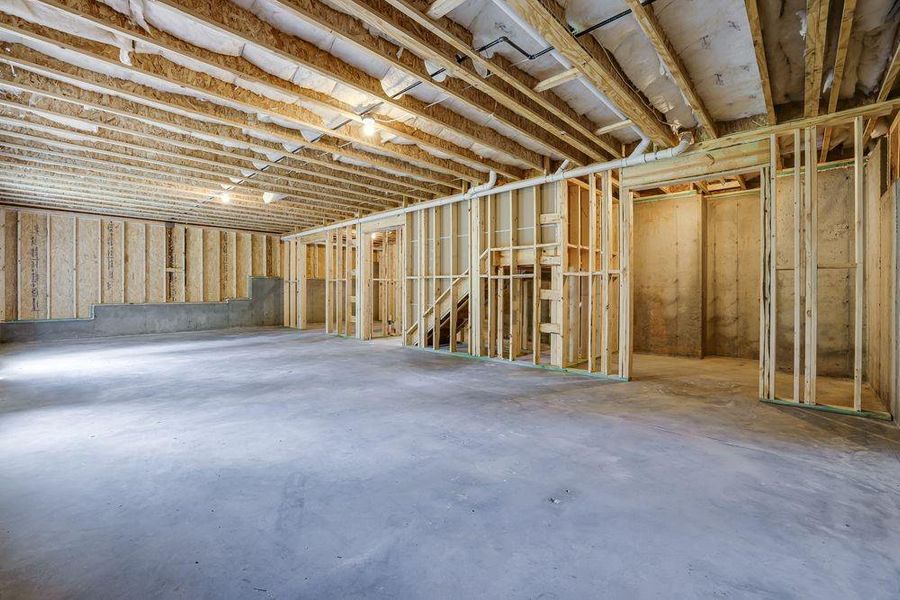 Spacious, unfurnished interior of a new home in Falls Creek, Flowery Branch (Image 38).