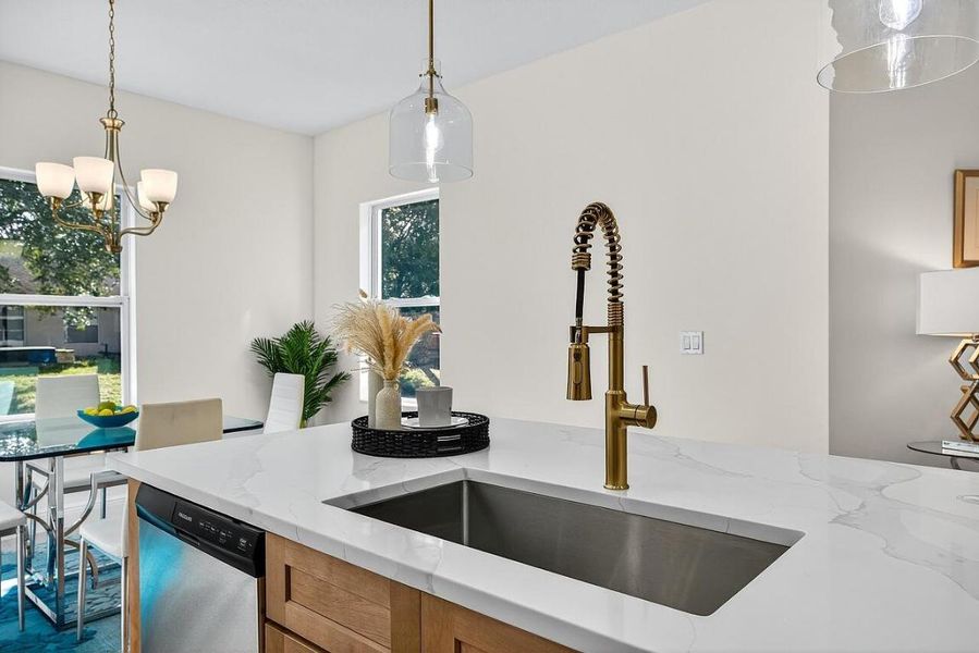 8966-103rd-Ct-HigMedia-027-1280