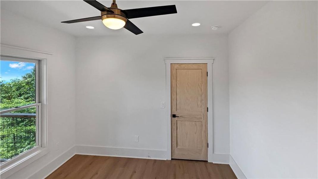 Spacious, unfurnished interior of a new home in , Jasper (Image 15).