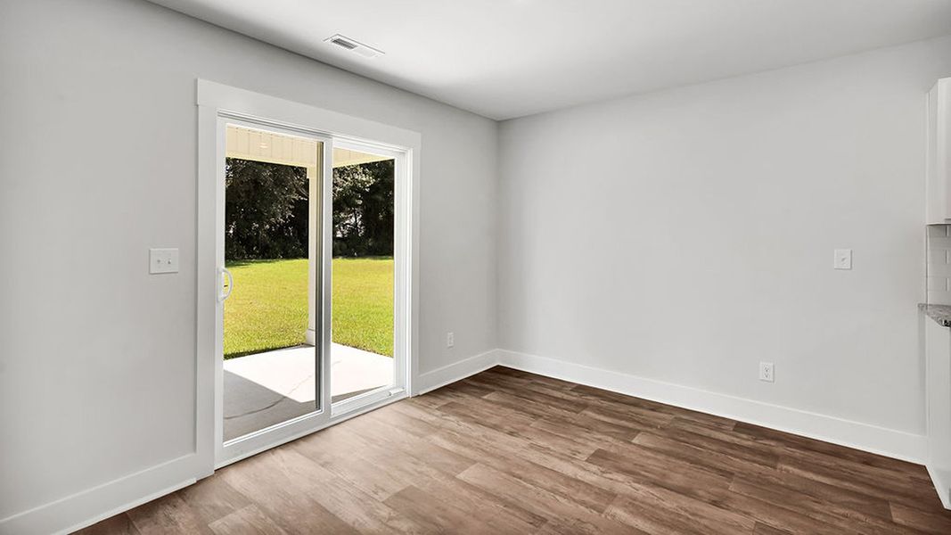 Spacious, unfurnished interior of a new home in Merchant Point, Jacksonville (Image 18).