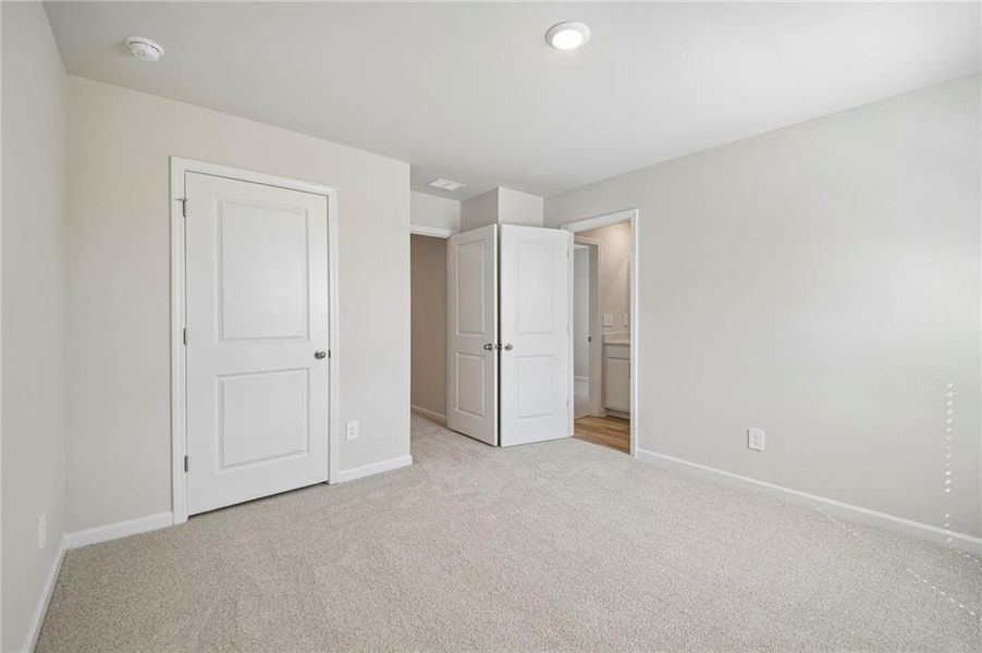 Spacious, unfurnished interior of a new home in Artisan Walk, Fairburn (Image 35).