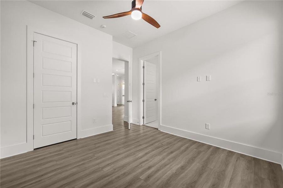 Spacious, unfurnished interior of a new home in , Kissimmee (Image 21).
