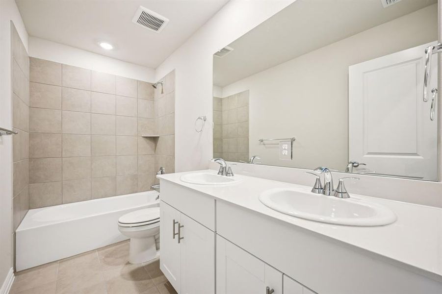 Furnished interior view inside a new home in Eastridge - Signature Series, McKinney (Image 14).