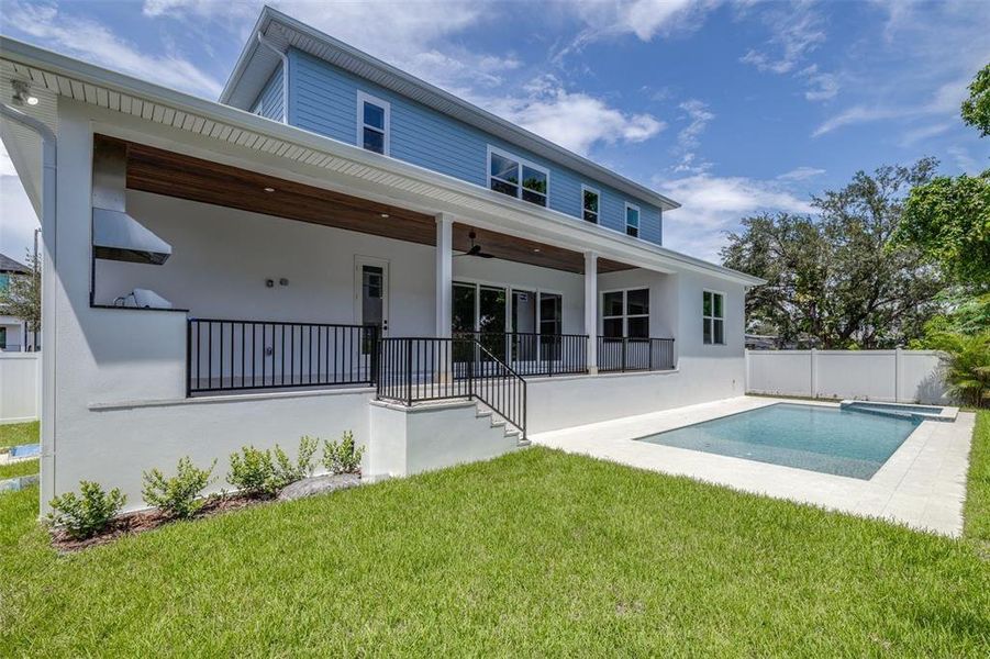 Exterior details and patio area of a home in , Tampa (Image 3).