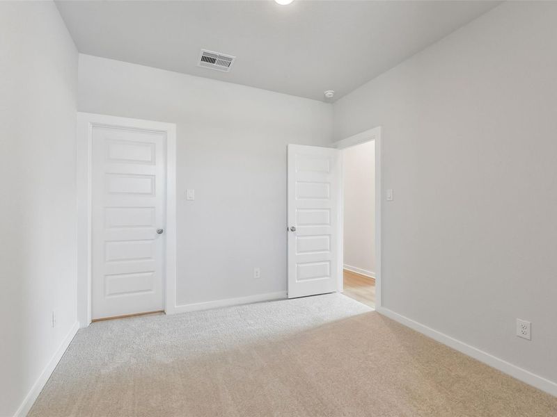 Spacious, unfurnished interior of a new home in Liberty Estates, Cleveland (Image 36).