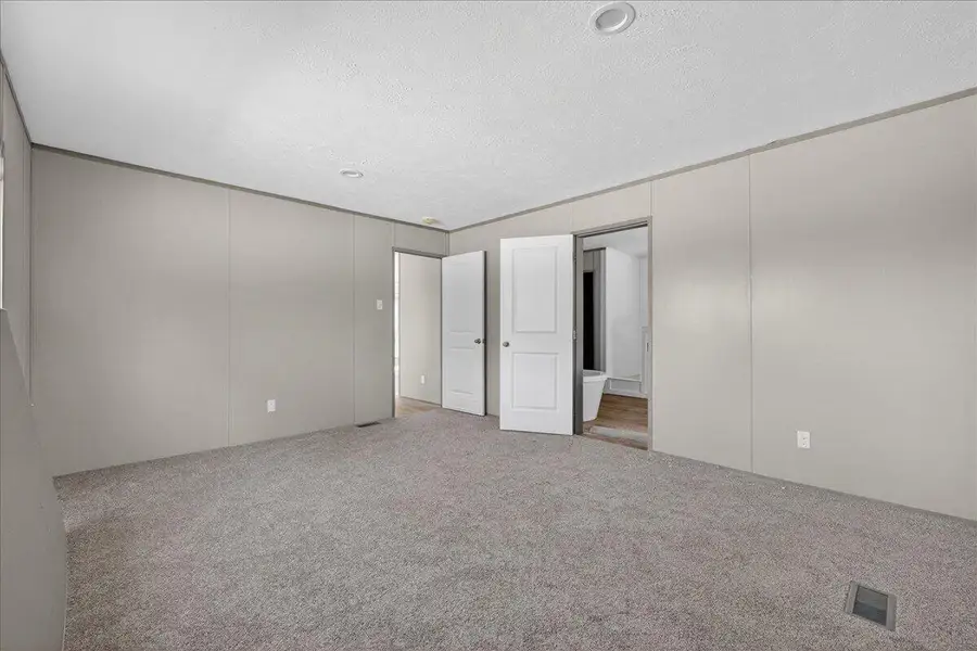Spacious, unfurnished interior of a new home in , Walterboro (Image 14). Spacious, unfurnished interior of a new home in , Walterboro (Image 14).
