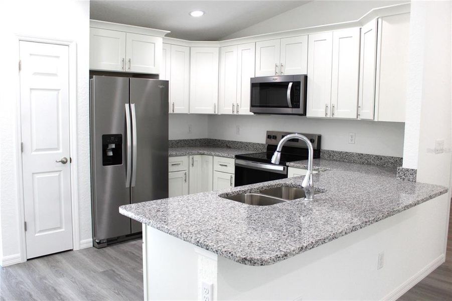 Furnished interior view inside a new home in , Ocklawaha (Image 5).