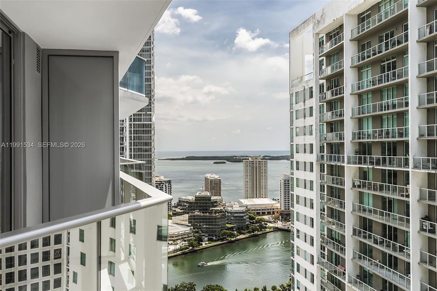 Condo located in Miami, FL showcasing its design and architecture (Image 25). Condo located in Miami, FL showcasing its design and architecture (Image 25).