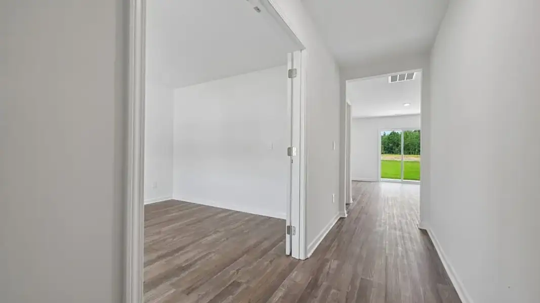 Spacious, unfurnished interior of a new home in Mangum Farms, Stem (Image 19).