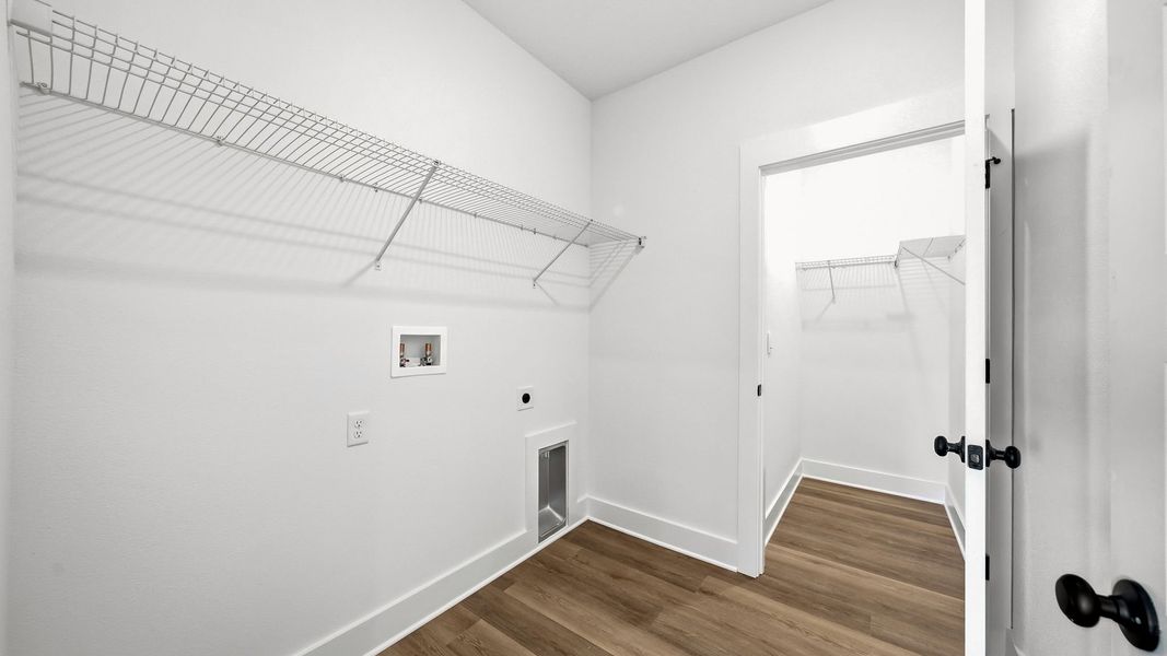 Spacious, unfurnished interior of a new home in Colonial East, Panama City Beach (Image 23).