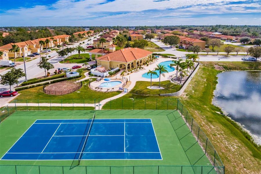 Community amenities in , Poinciana (Image 18).