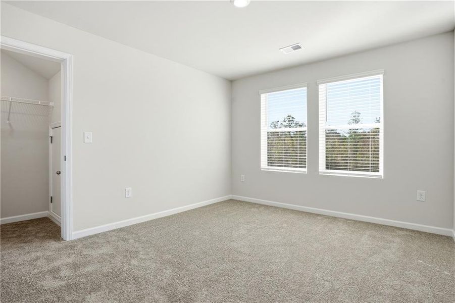 Spacious, unfurnished interior of a new home in The Woodlands Preserve, Jackson (Image 28).