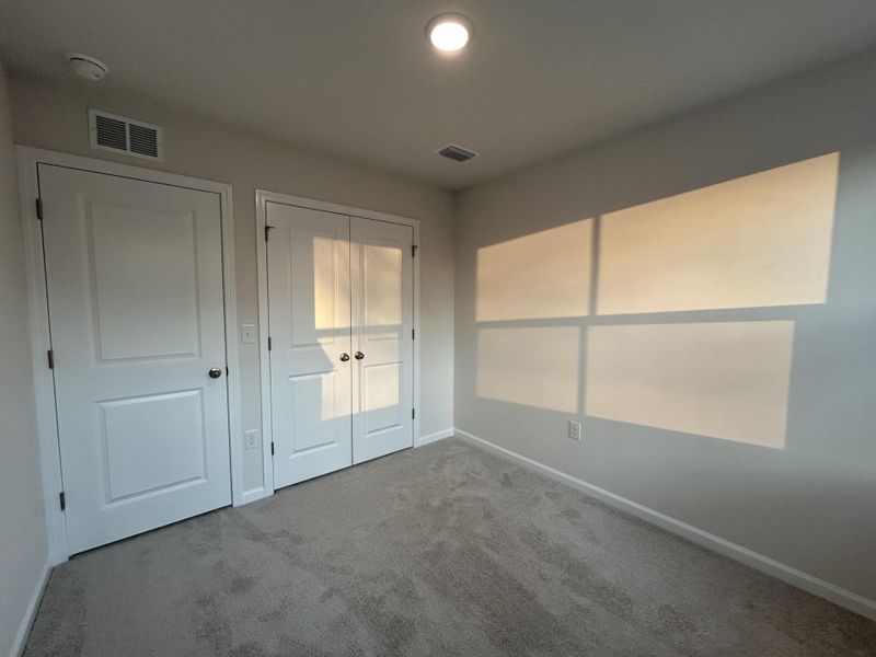 Spacious, unfurnished interior of a new home in , Summerville (Image 27).