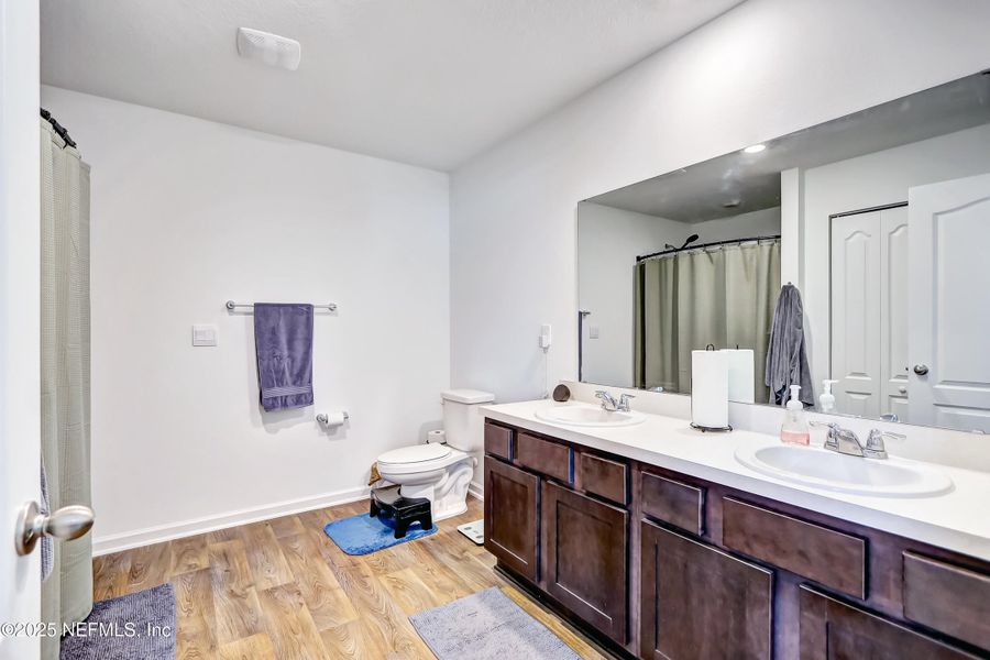 Furnished interior view inside a new home in Copes Landing, Jacksonville (Image 15).