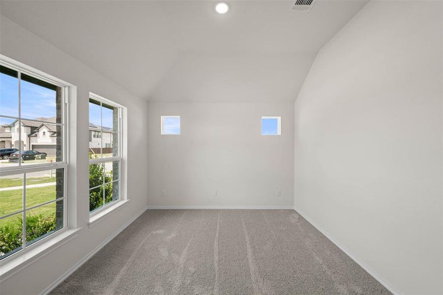Spacious, unfurnished interior of a new home in Summer Crest, Fort Worth (Image 19).