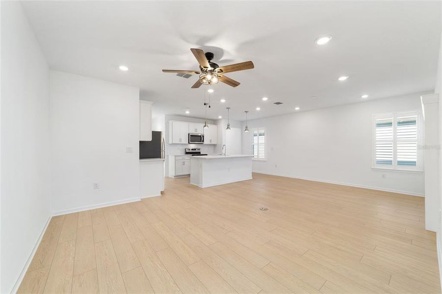 Spacious, unfurnished interior of a new home in , Ocala (Image 38).