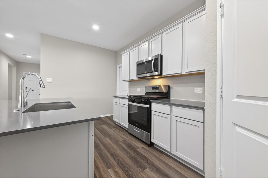 Furnished interior view inside a new home in Water Crest on Lake Conroe, Conroe (Image 6).