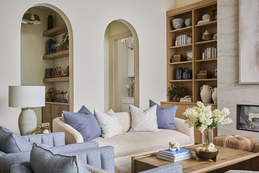 Representative furnished interior of a home built from the Lakeside - SH 5434 by Shaddock Homes in Furst Ranch, Argyle (Image 15).