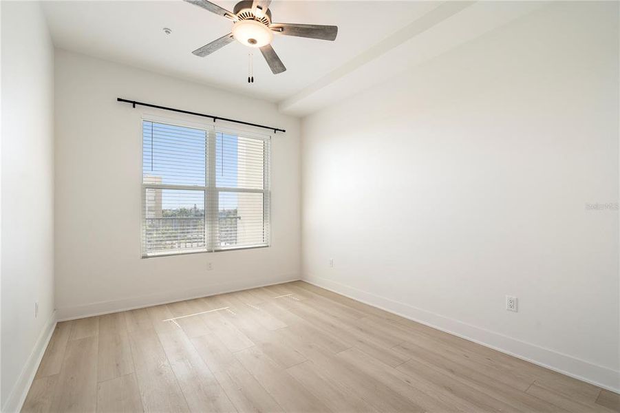 Spacious, unfurnished interior of a new home in , Madeira Beach (Image 24).