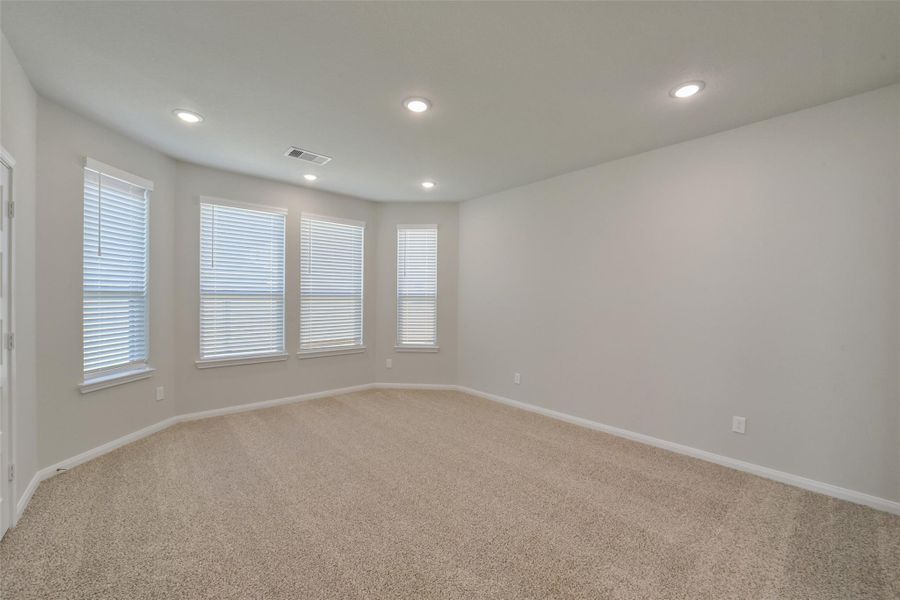 Spacious, unfurnished interior of a new home in Anderson Lakes, Houston (Image 31).