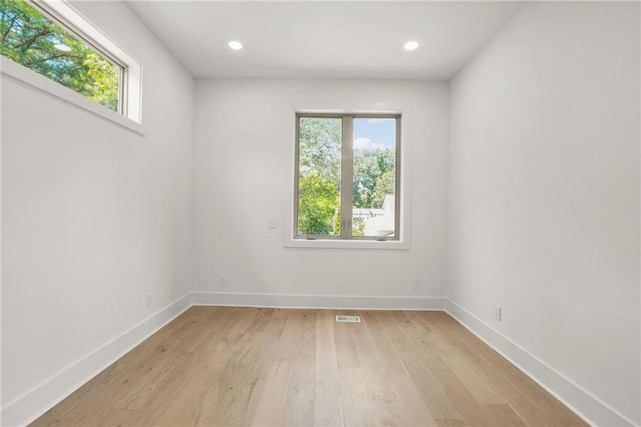 Spacious, unfurnished interior of a new home in , Atlanta (Image 59).