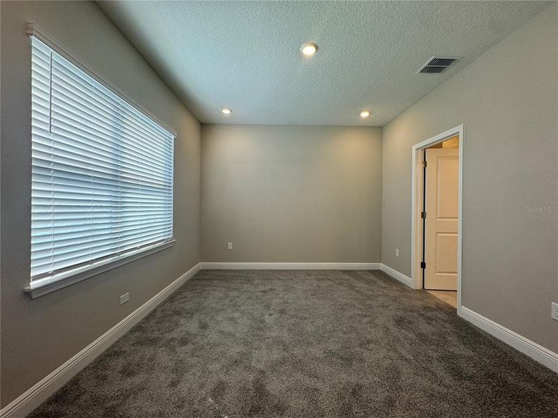 Spacious, unfurnished interior of a new home in , Winter Garden (Image 30).