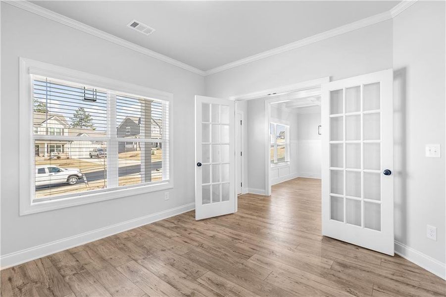 Spacious, unfurnished interior of a new home in Calgary Downs, Winder (Image 23).