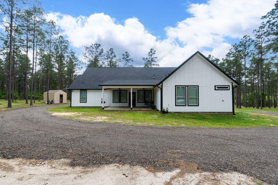 Exterior details and patio area of a home in , Livingston (Image 29).