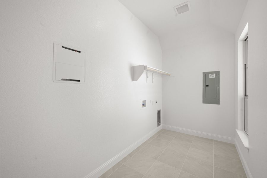 Spacious, unfurnished interior of a new home in Paloma Ranch, Justin (Image 29).