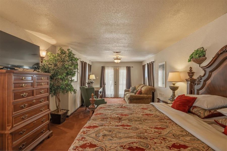 Furnished interior view inside a new home in , Weatherford (Image 13).