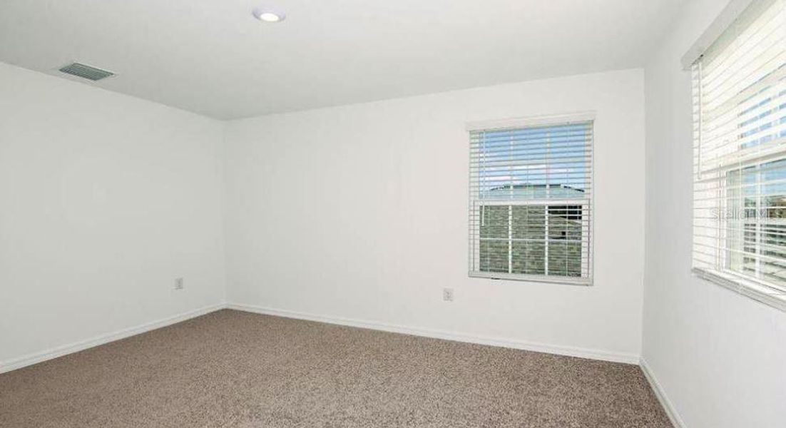 Spacious, unfurnished interior of a new home in Palm Wind, Hudson (Image 13).