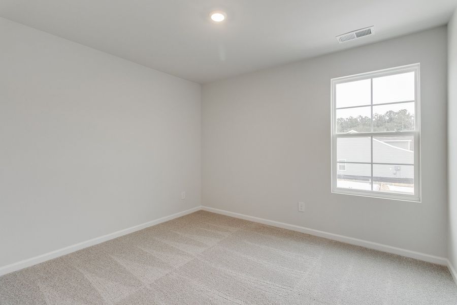 Spacious, unfurnished interior of a new home in Winston Point, Gilbert (Image 25).