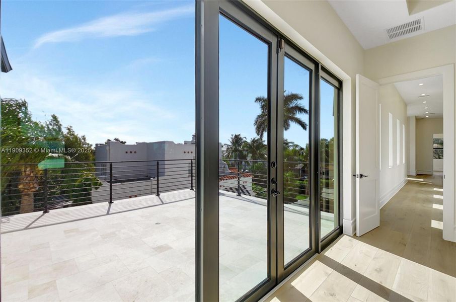 Exterior details and patio area of a home in , West Palm Beach (Image 16).