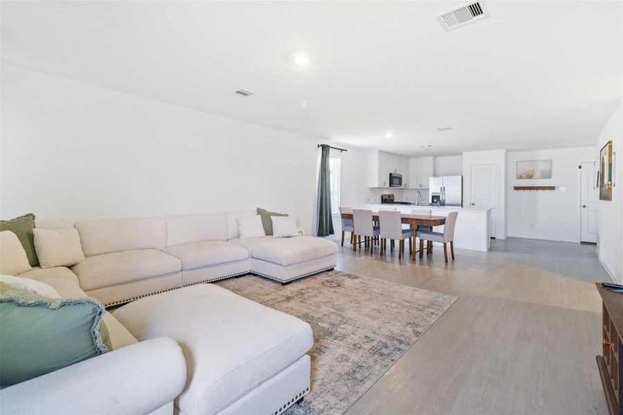 Furnished interior view inside a new home in Samara, League City (Image 8).