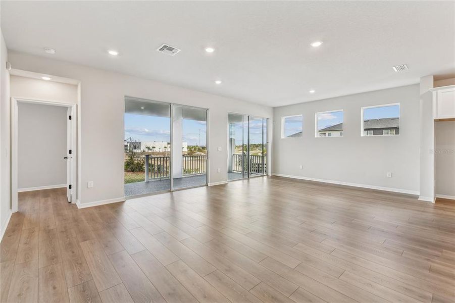 Spacious, unfurnished interior of a new home in John’s Lake North, Clermont (Image 16).