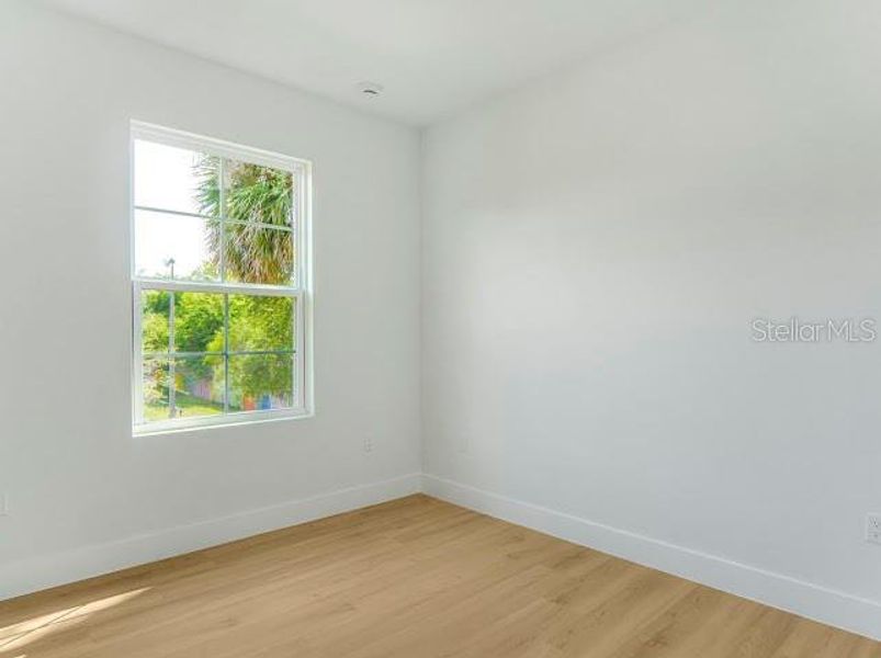 Spacious, unfurnished interior of a new home in , Oakland (Image 37).
