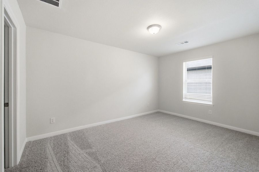 Spacious, unfurnished interior of a new home in La Terra, Celina (Image 57).