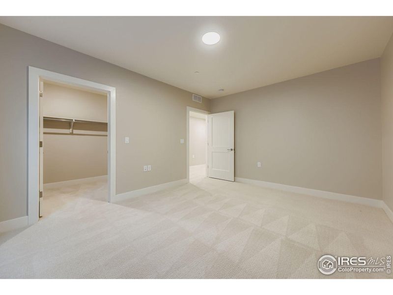 Spacious, unfurnished interior of a new home in , Broomfield (Image 20).