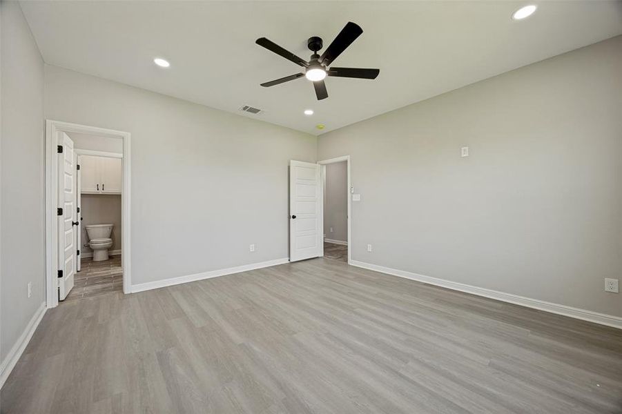 Spacious, unfurnished interior of a new home in , Savoy (Image 25).