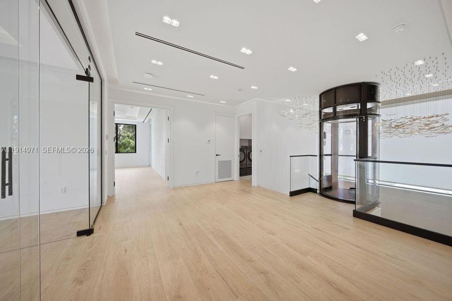 Spacious, unfurnished interior of a new home in , Fort Lauderdale (Image 70).