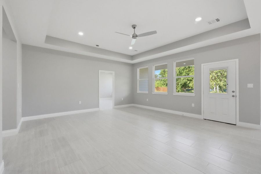 Spacious, unfurnished interior of a new home in , Conroe (Image 19). Spacious, unfurnished interior of a new home in , Conroe (Image 19).