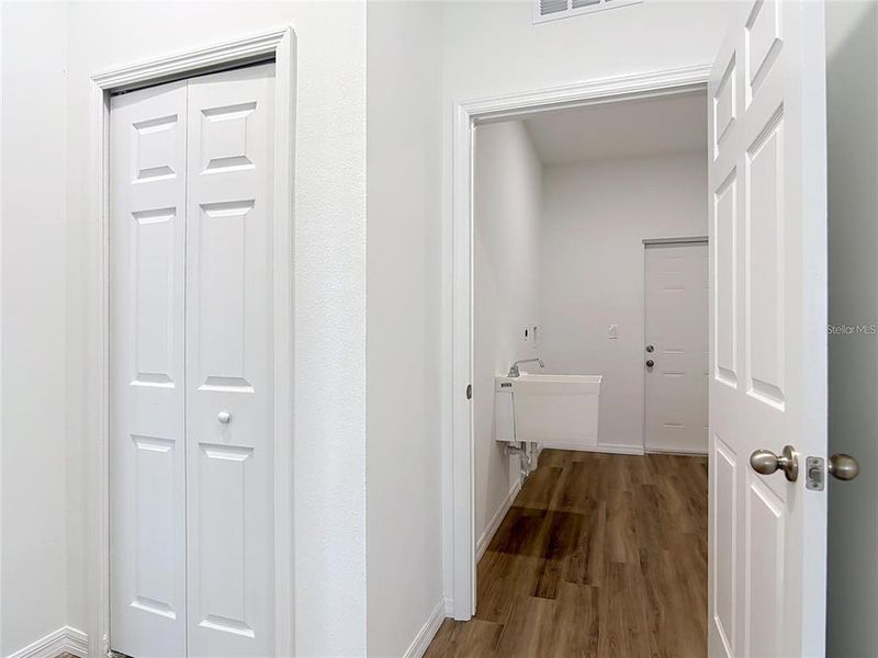 Spacious, unfurnished interior of a new home in , North Port (Image 18).